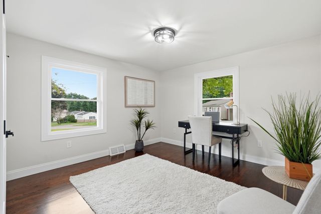 19 Linwood Dr, Wilbraham, MA 01095
