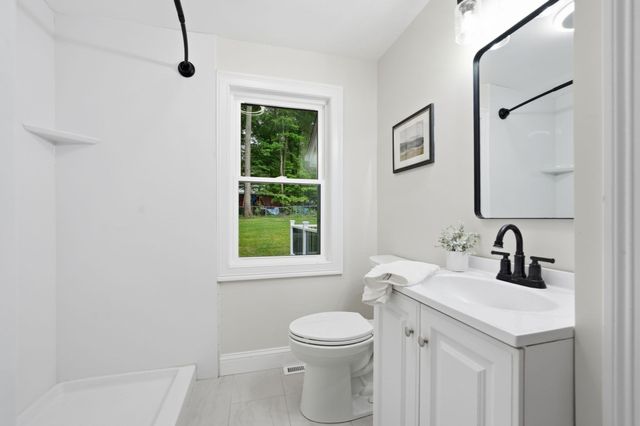 19 Linwood Dr, Wilbraham, MA 01095