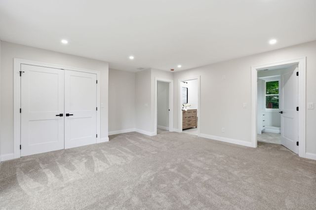 19 Linwood Dr, Wilbraham, MA 01095