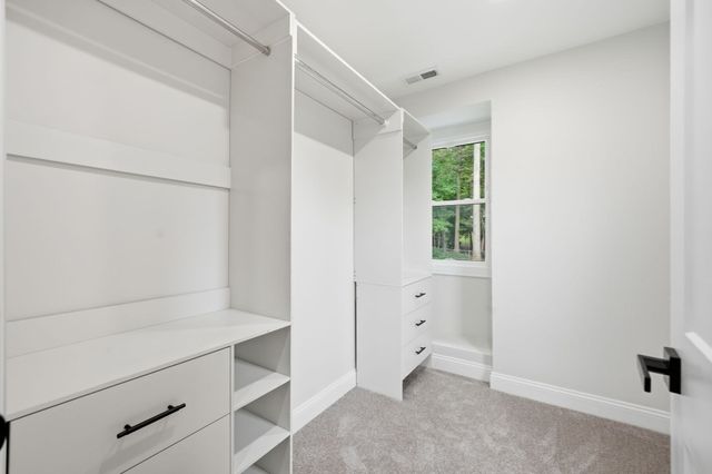 19 Linwood Dr, Wilbraham, MA 01095