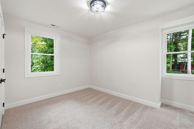 19 Linwood Dr, Wilbraham, MA 01095
