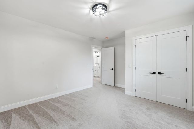 19 Linwood Dr, Wilbraham, MA 01095