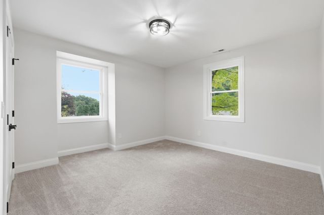 19 Linwood Dr, Wilbraham, MA 01095