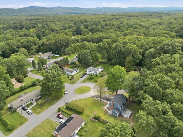 19 Linwood Dr, Wilbraham, MA 01095