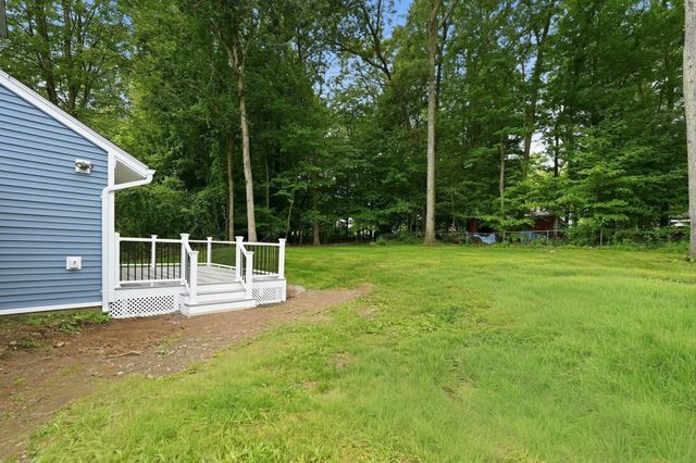 19 Linwood Dr, Wilbraham, MA 01095