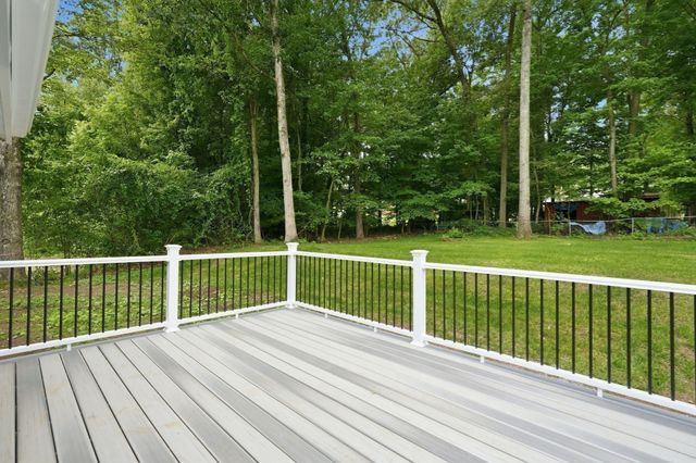 19 Linwood Dr, Wilbraham, MA 01095
