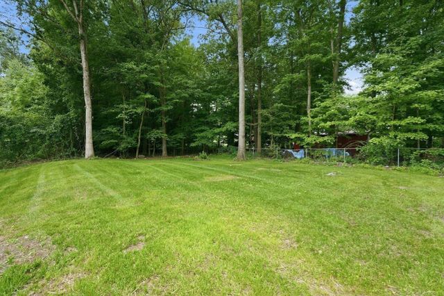 19 Linwood Dr, Wilbraham, MA 01095