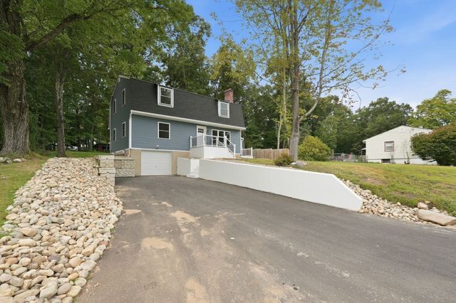 19 Linwood Dr, Wilbraham, MA 01095