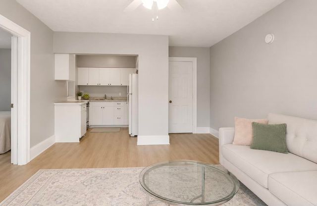611 S Bernard St, Spokane, WA 99204