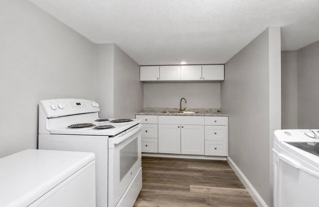 611 S Bernard St, Spokane, WA 99204
