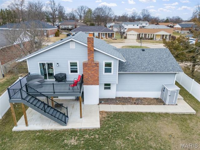 3968 Royal Estates Drive, St Louis, MO 63129