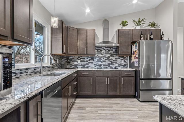 3968 Royal Estates Drive, St Louis, MO 63129