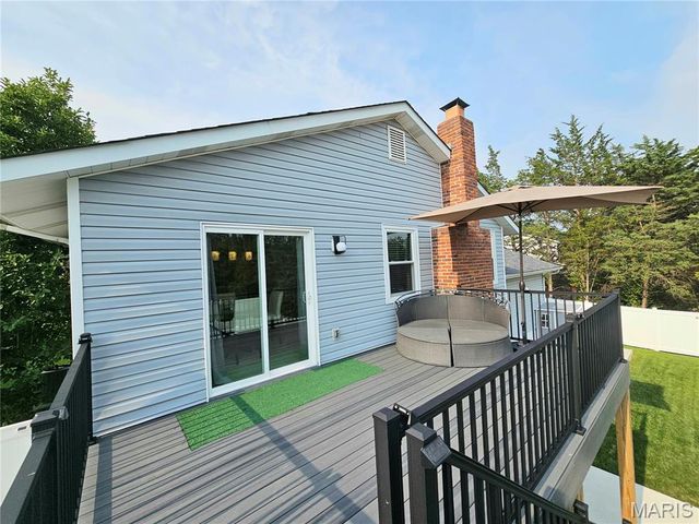 3968 Royal Estates Drive, St Louis, MO 63129