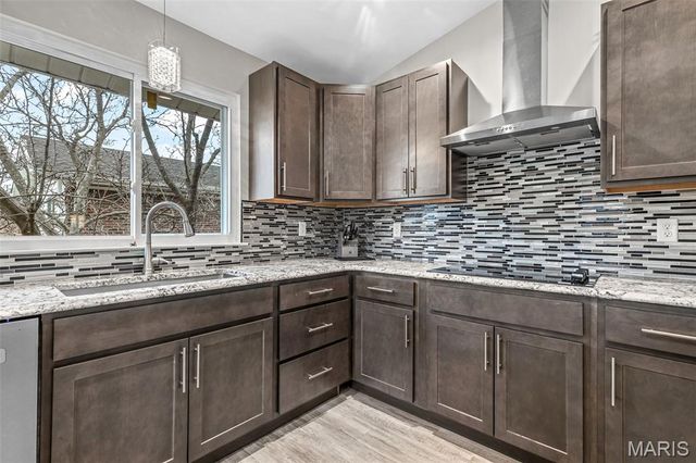 3968 Royal Estates Drive, St Louis, MO 63129