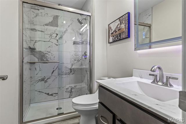 3968 Royal Estates Drive, St Louis, MO 63129