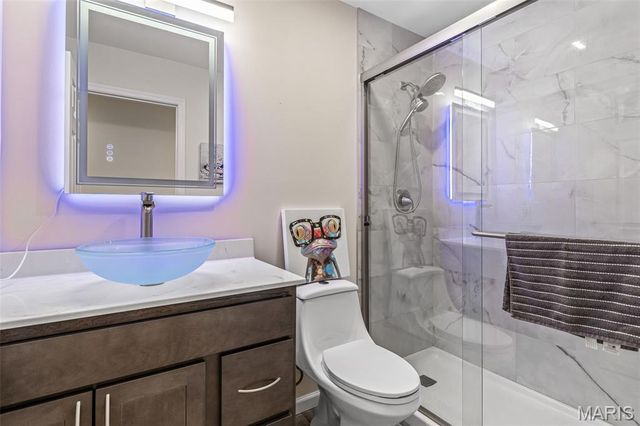 3968 Royal Estates Drive, St Louis, MO 63129