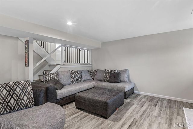 3968 Royal Estates Drive, St Louis, MO 63129