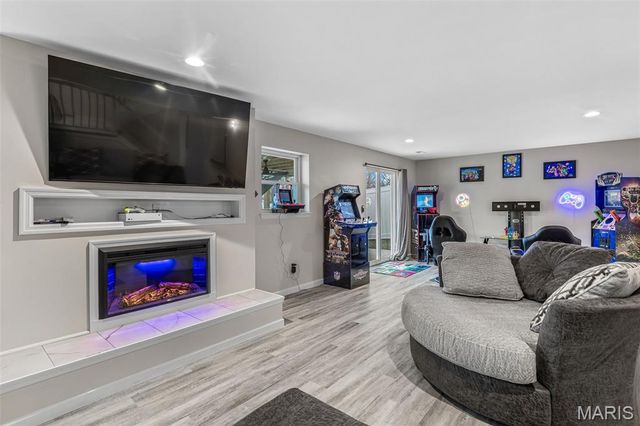 3968 Royal Estates Drive, St Louis, MO 63129