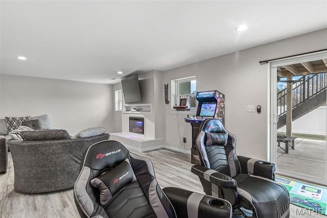 3968 Royal Estates Drive, St Louis, MO 63129