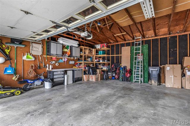 3968 Royal Estates Drive, St Louis, MO 63129