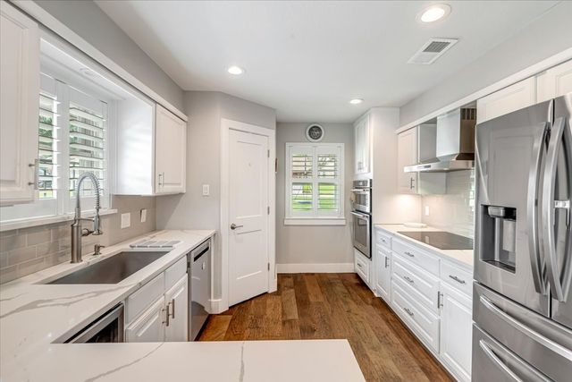 27 Crestwood Drive, Trophy Club, TX 76262