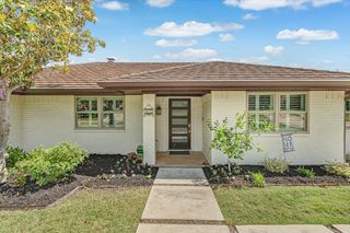 27 Crestwood Drive, Trophy Club, TX 76262