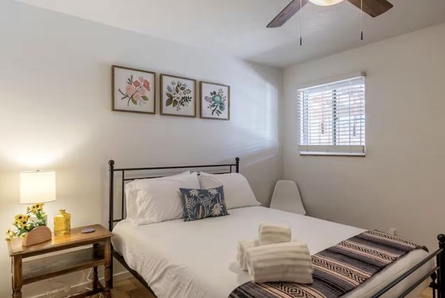 516 Arno Street NE, Albuquerque, NM 87102