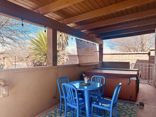 516 Arno Street NE, Albuquerque, NM 87102