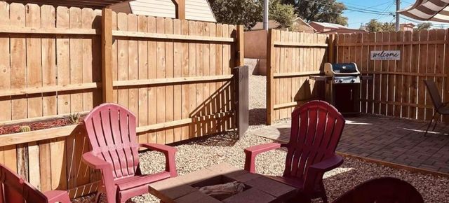 516 Arno Street NE, Albuquerque, NM 87102