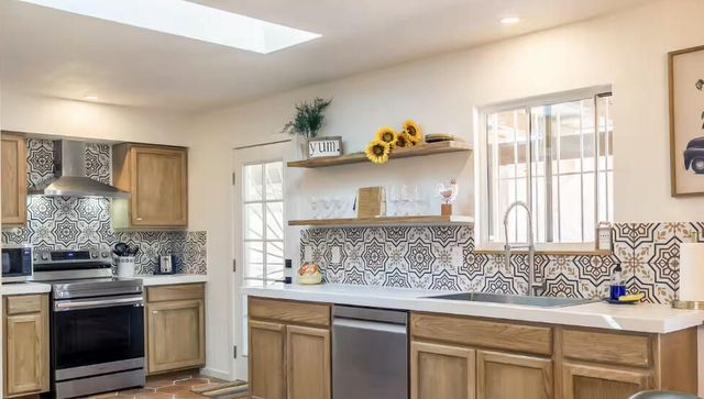 516 Arno Street NE, Albuquerque, NM 87102