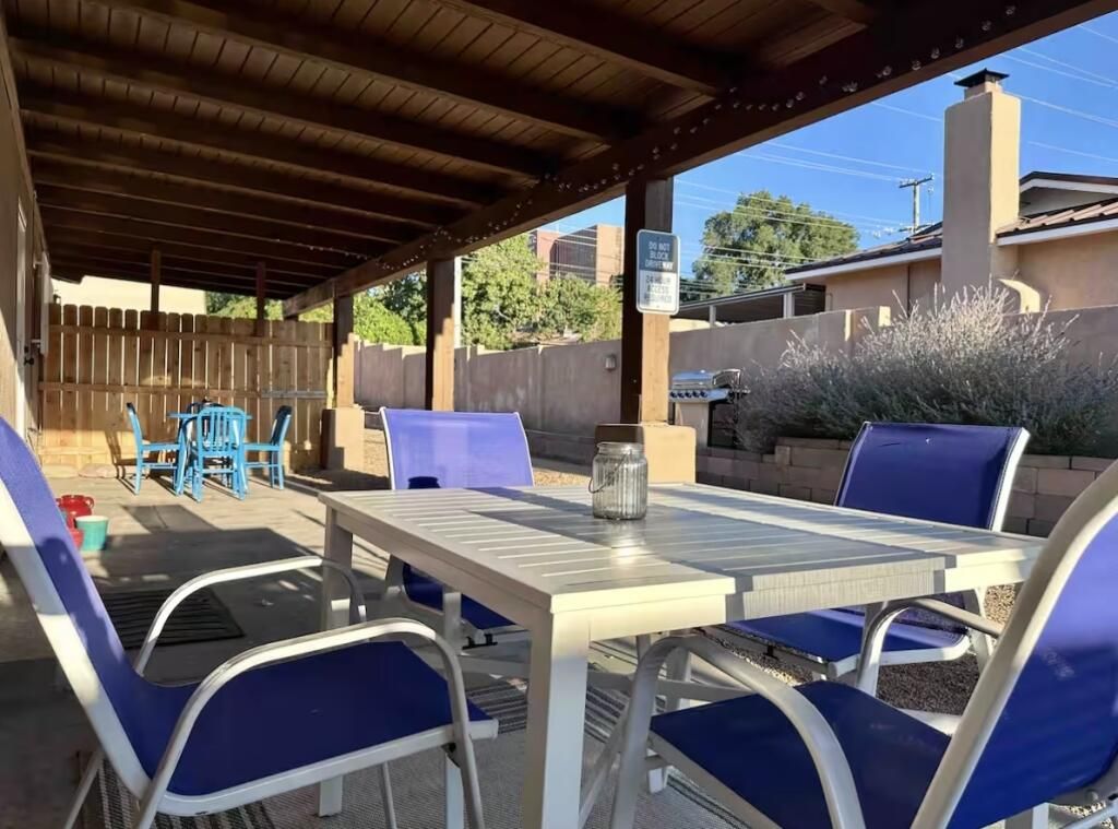 Image 19 of property listing at 516 Arno Street NE, Albuquerque, NM 87102