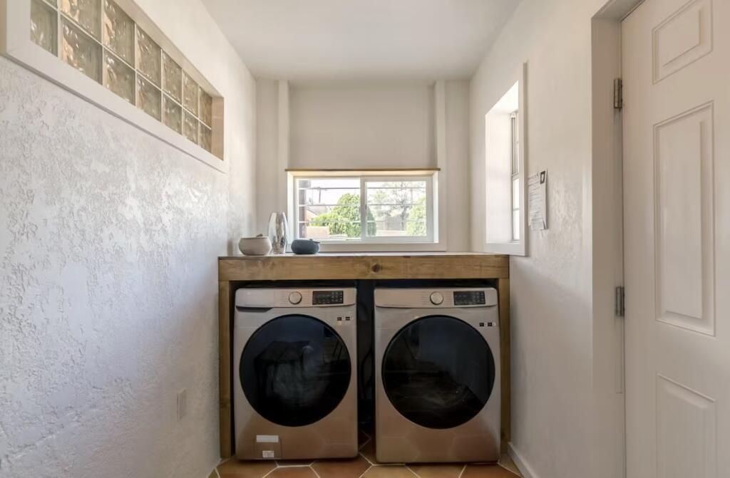 Image 23 of property listing at 516 Arno Street NE, Albuquerque, NM 87102