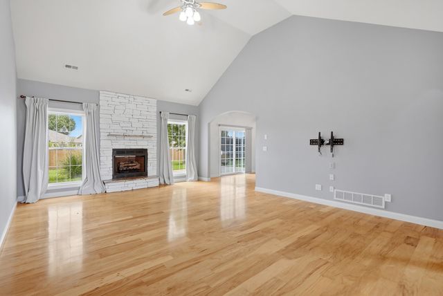 504 EAGLE LAKE DR, Ashland, MO 65010