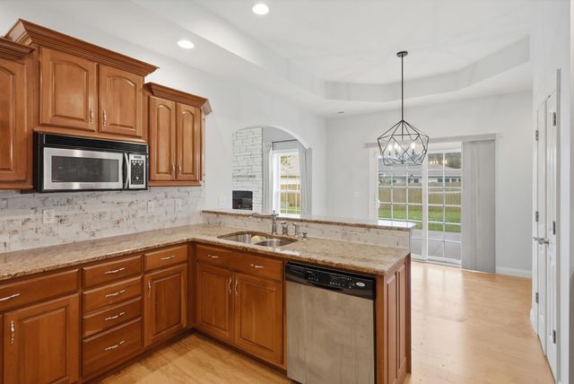 504 EAGLE LAKE DR, Ashland, MO 65010