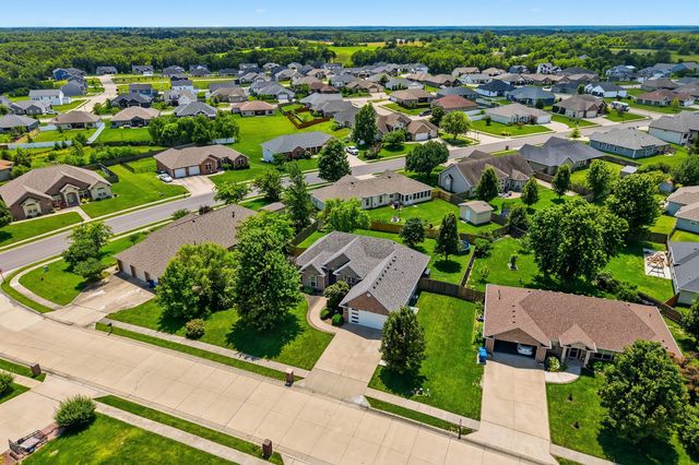 504 EAGLE LAKE DR, Ashland, MO 65010