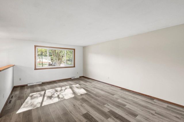 718 Bickley Court, Stoughton, WI 53589