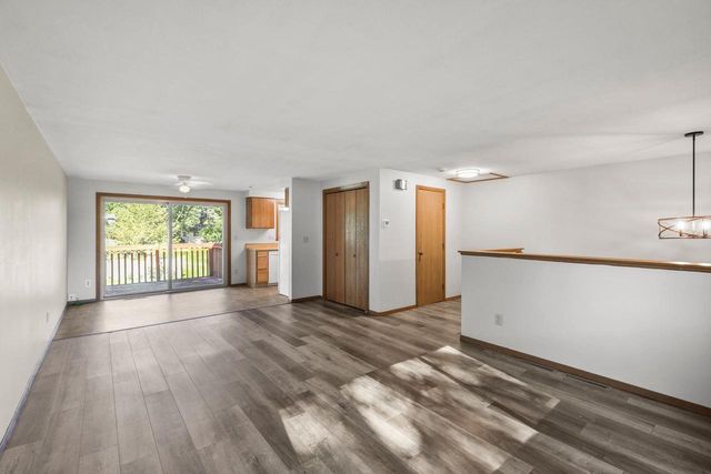 718 Bickley Court, Stoughton, WI 53589