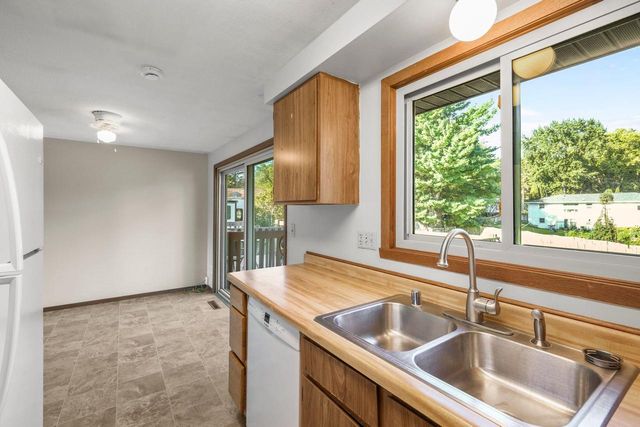718 Bickley Court, Stoughton, WI 53589
