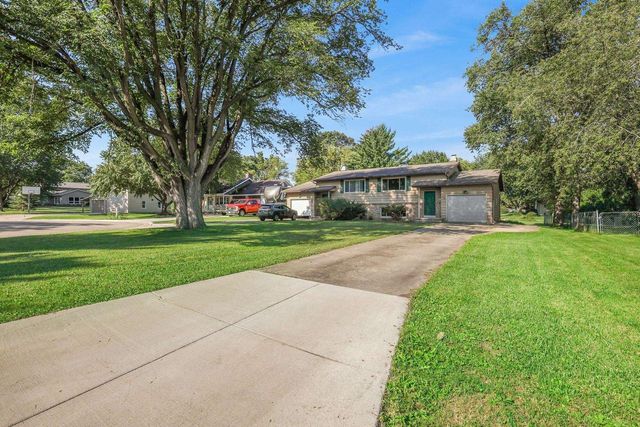 718 Bickley Court, Stoughton, WI 53589