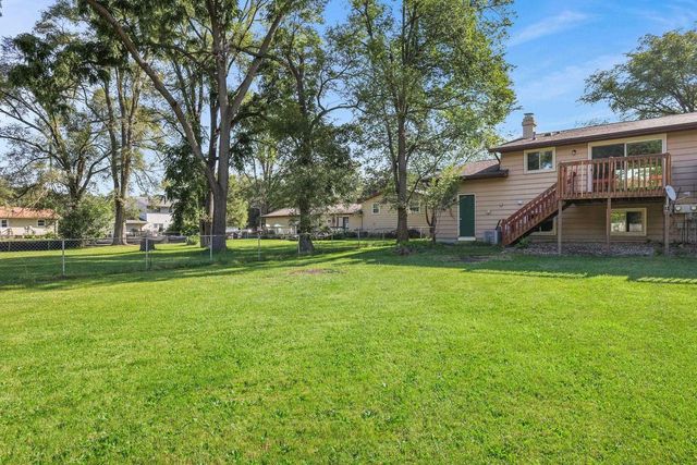 718 Bickley Court, Stoughton, WI 53589