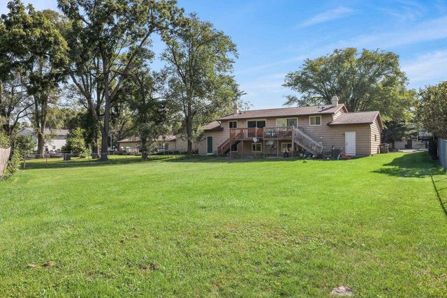 718 Bickley Court, Stoughton, WI 53589