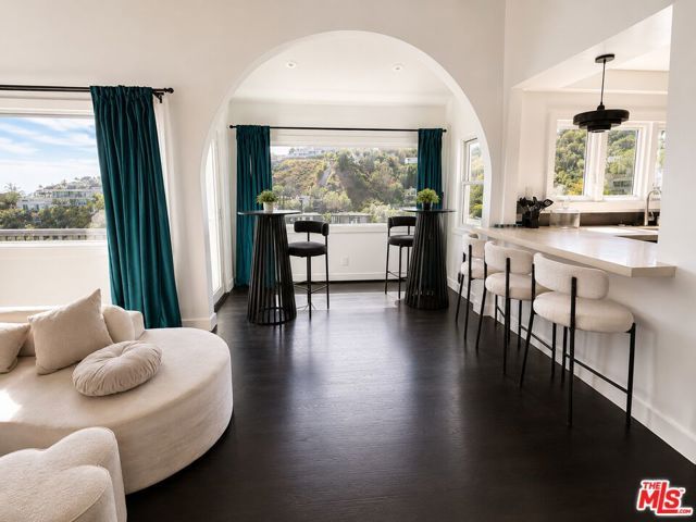 8810 Hollywood Boulevard, West Hollywood, CA 90069