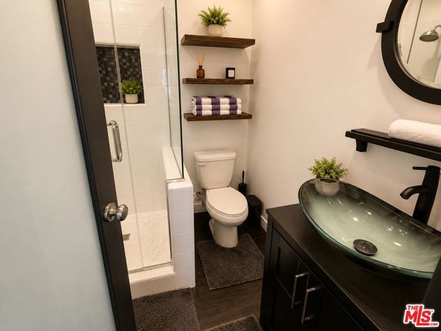 8810 Hollywood Boulevard, West Hollywood, CA 90069