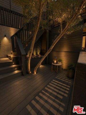 8810 Hollywood Boulevard, West Hollywood, CA 90069