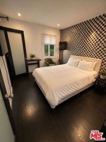 8810 Hollywood Boulevard, West Hollywood, CA 90069