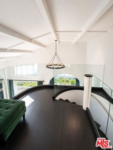 8810 Hollywood Boulevard, West Hollywood, CA 90069