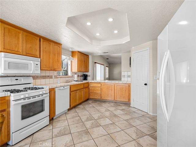 12790 Amberwood Lane, Victorville, CA 92395