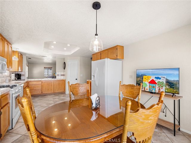 12790 Amberwood Lane, Victorville, CA 92395