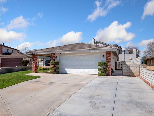 12790 Amberwood Lane, Victorville, CA 92395