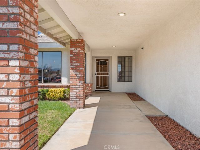 12790 Amberwood Lane, Victorville, CA 92395
